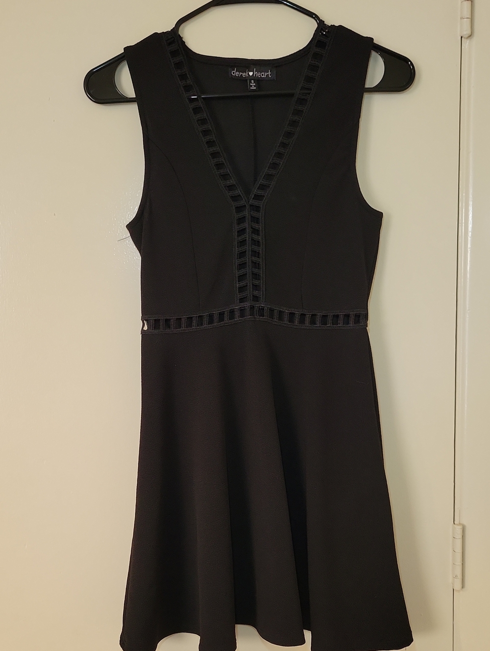Black Sleeveless V-Neck A-line Dress